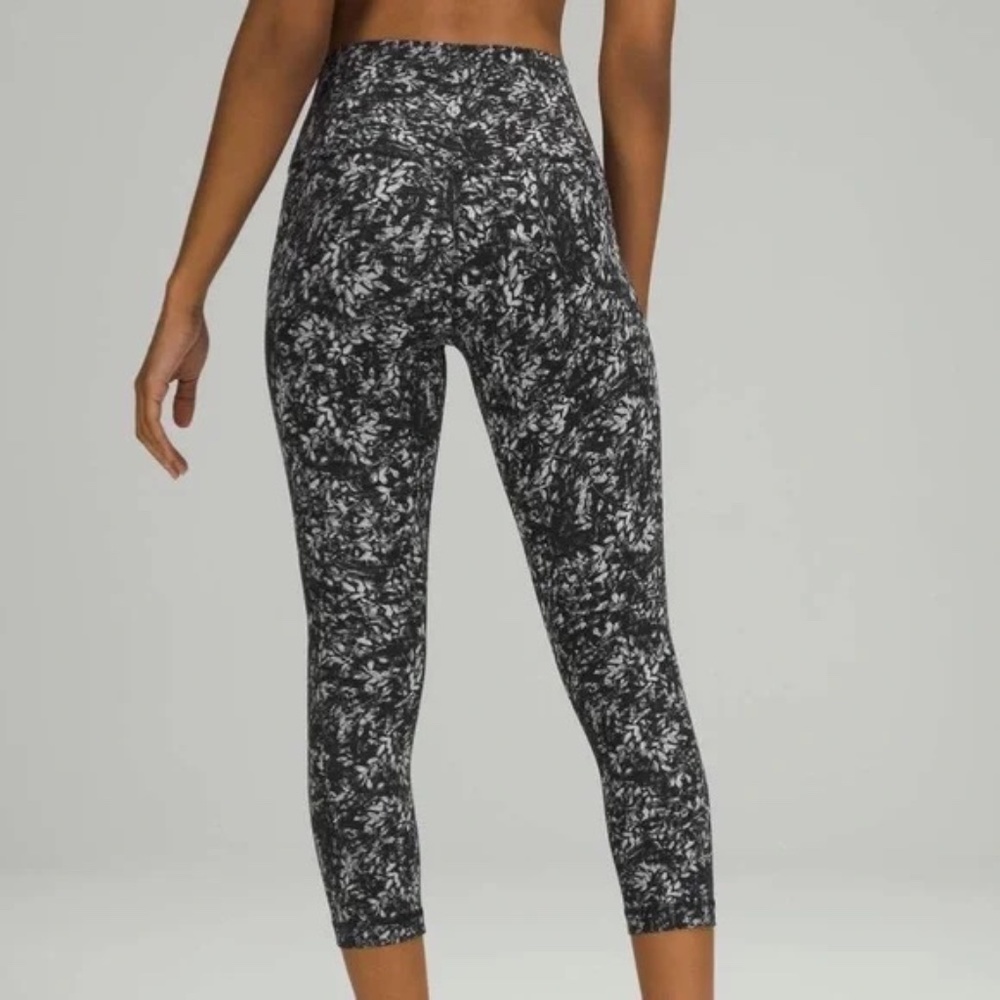 Lululemon Align Crop *21" Diffuse Starlight Black 45301